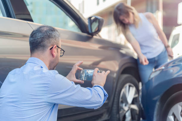 Professional Commercial Auto Insurance technician working in Oyster Bay Cove, NY